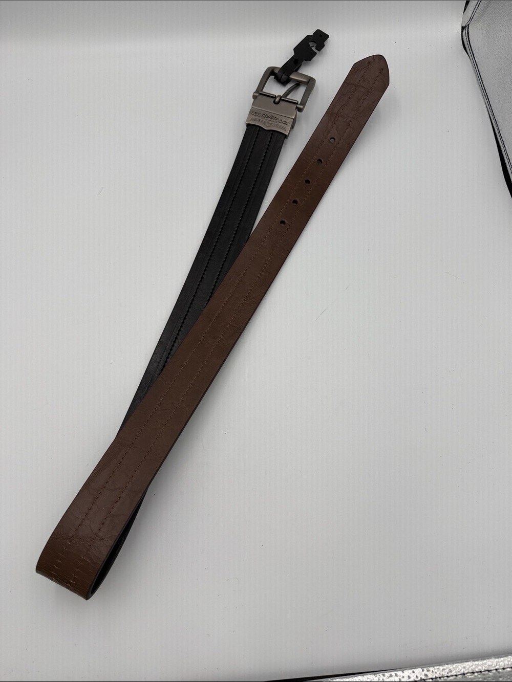 Levi's Men's Reversible Brown and Black Leather Belt with Metal Buckle 34